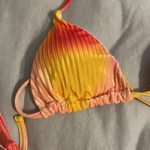 Colorful bikini - Picture 2 of 4